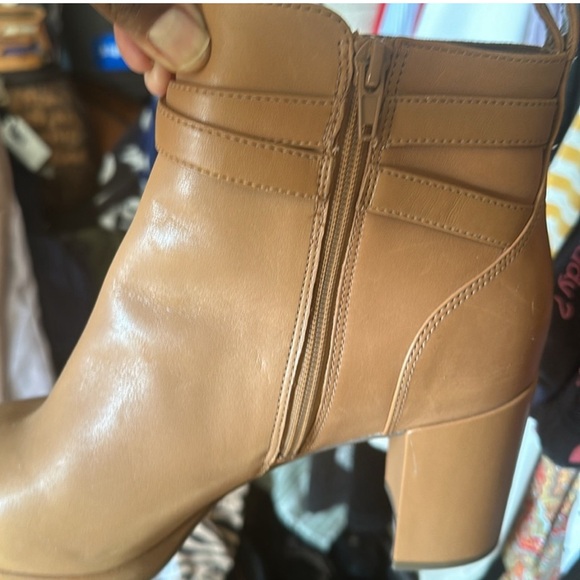 NWOT•Vionic Boot - Picture 2 of 4